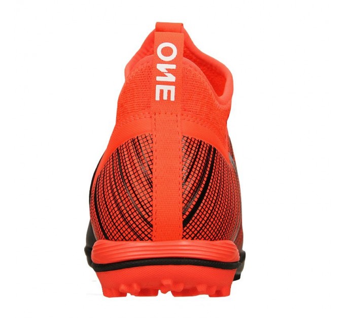 Puma One 5.3 TT 01