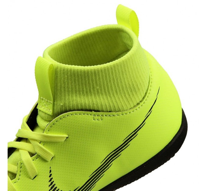 Nike JR Superfly 6 Club IC 701