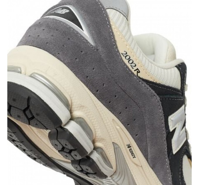 Кроссовки New Balance 2002R M2002RSH