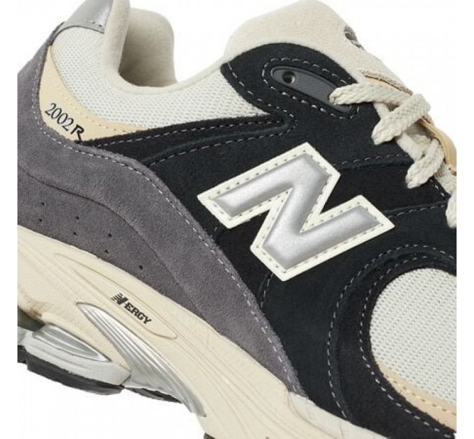 Кроссовки New Balance 2002R M2002RSH