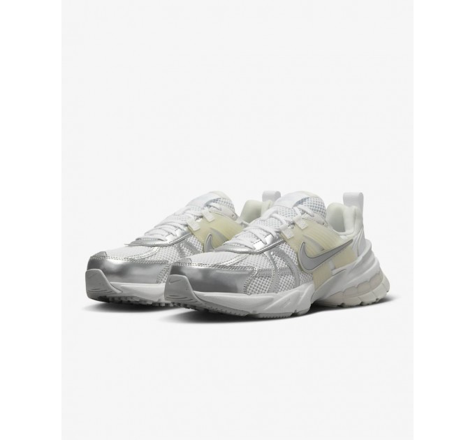 Кросівки Nike V2K Run FD0736-104