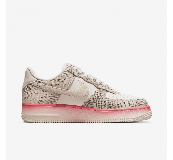 Кроссовки Nike Wmns Air Force 1 07 Lx DV1031-030