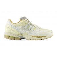 Кроссовки New Balance 1906R Lunar New Year White M1906NLY