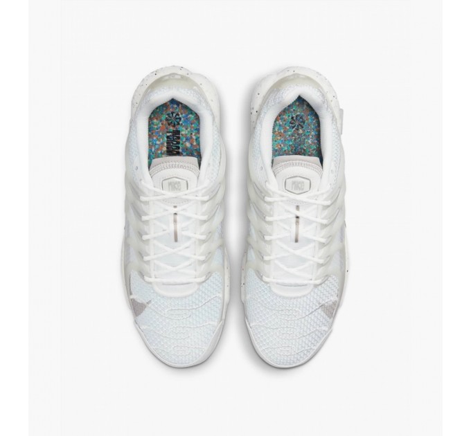 Кроссовки Nike DN4590-100