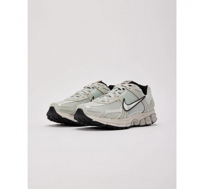 Кросівки жіночі Nike Zoom Vomero 5 (FN6742-001)