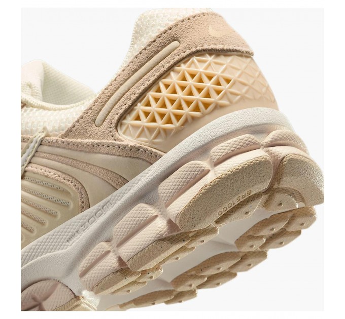 Кросівки жіночі Nike Zoom Vomero 5 (HQ0458-200)
