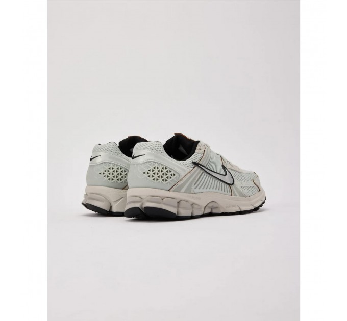Кросівки жіночі Nike Zoom Vomero 5 (FN6742-001)