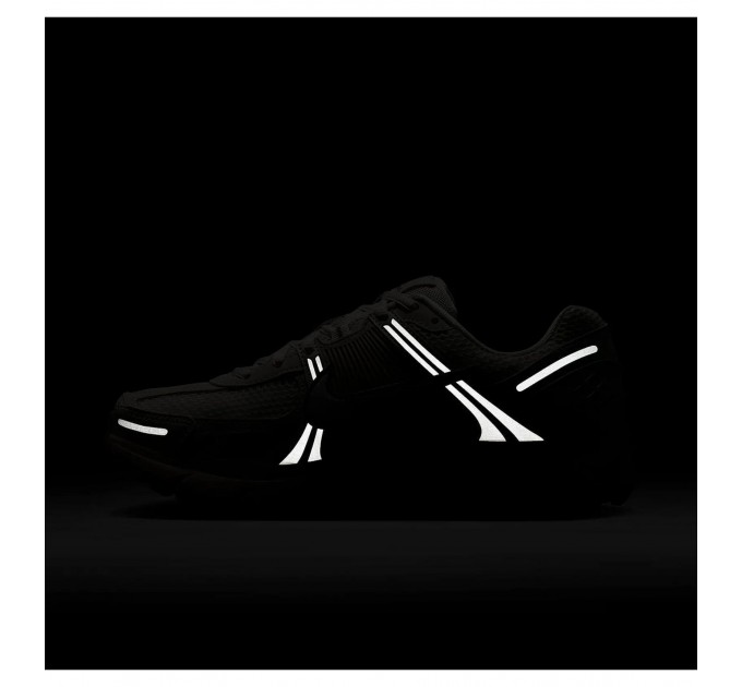 Кросівки жіночі Nike Wmns Zoom Vomero 5 (FJ2028-002)
