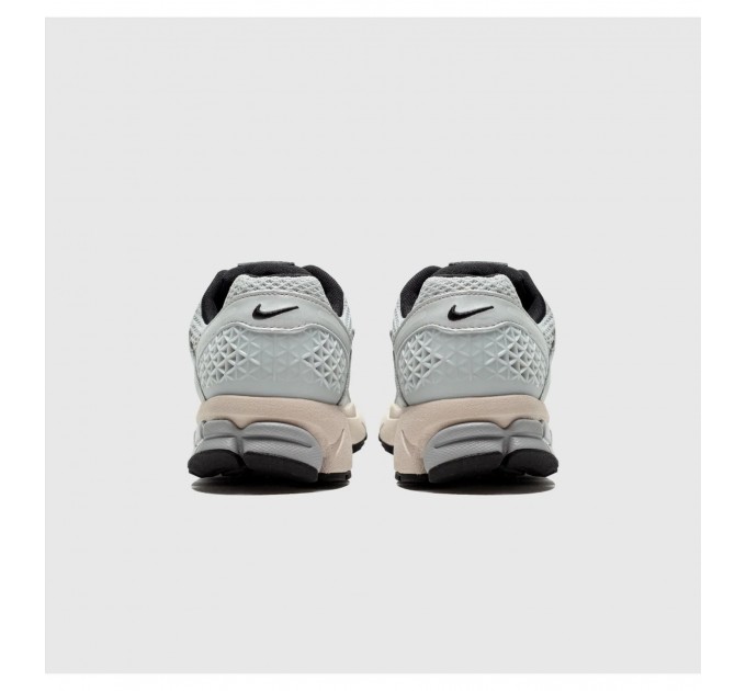 Кроссовки женские Nike Wmns Zoom Vomero 5 White (FN6742-002)