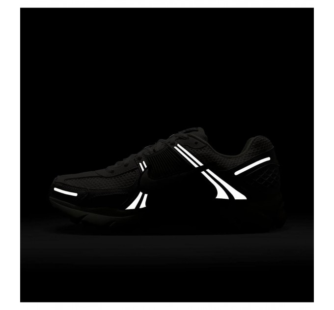 Кросівки жіночі Nike Zoom Vomero 5 (FJ2028-103)