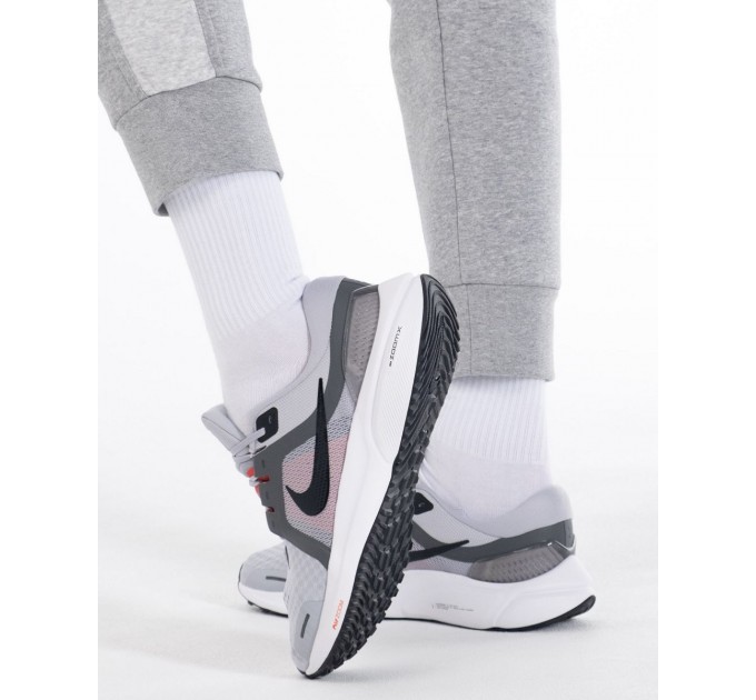 Кроссовки Nike Air Zoom Vomero 16