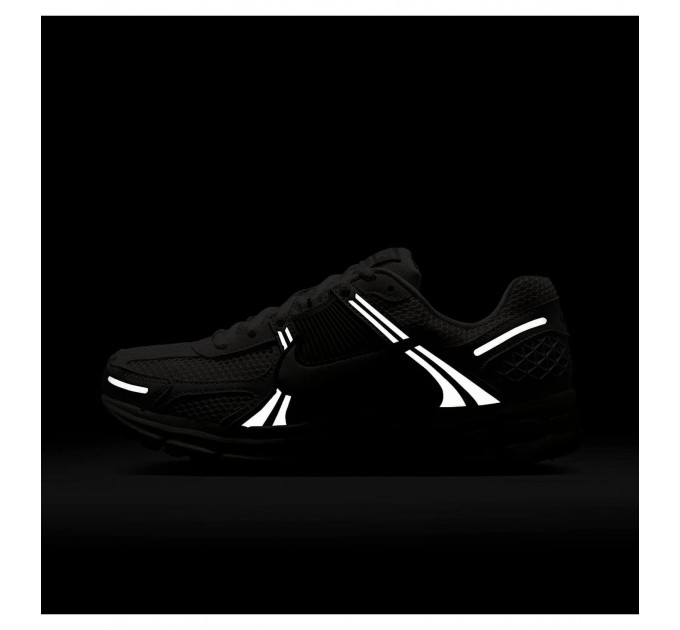 Кросівки жіночі Nike Zoom Vomero 5 (FJ2028-103)