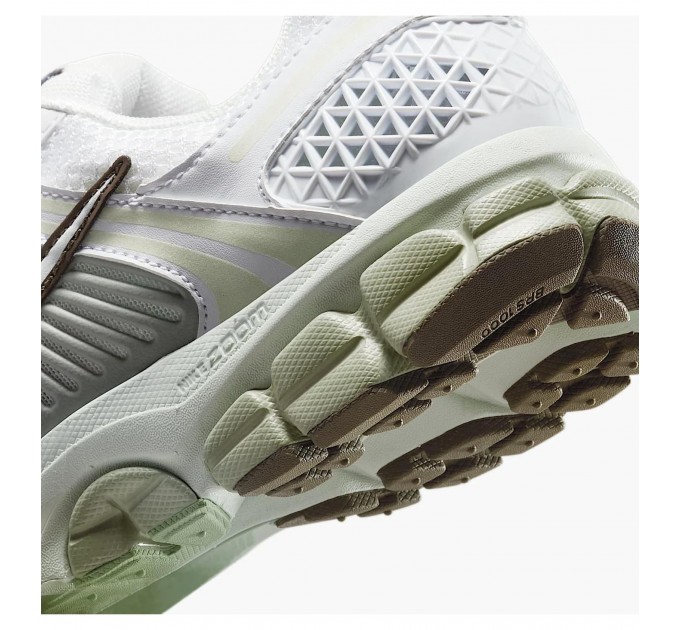Кроссовки женские Nike Zoom Vomero 5 (FJ2028-103)