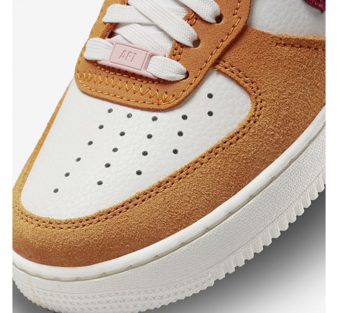 Кросівки жіночі Nike Air Force 1 Lxx (DQ0858-100)