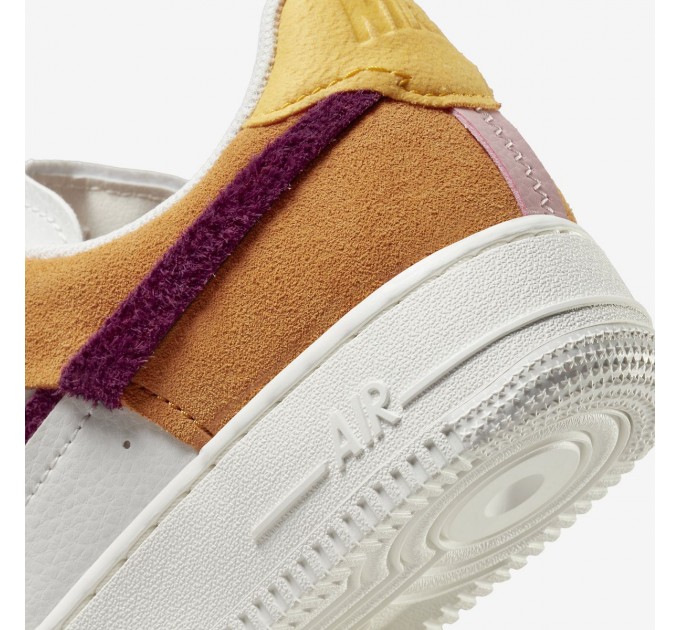 Кросівки жіночі Nike Air Force 1 Lxx (DQ0858-100)