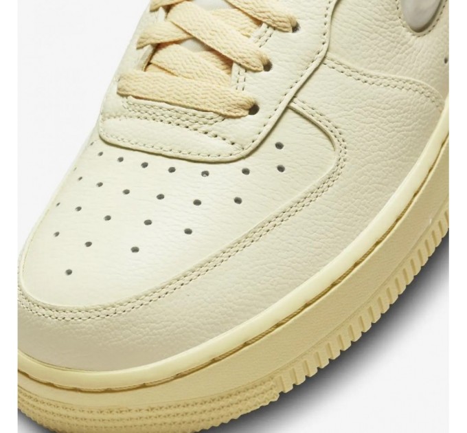 Кроссовки Nike Air Force 1 07 Lx DO9456-100