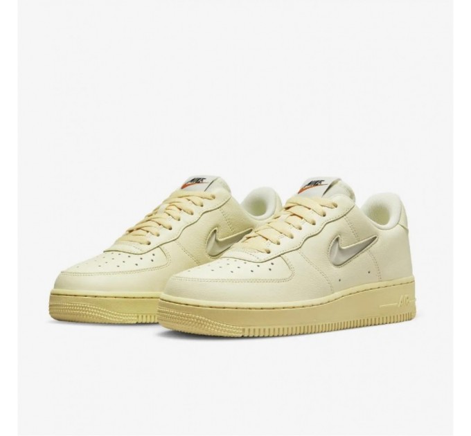 Кроссовки Nike Air Force 1 07 Lx DO9456-100