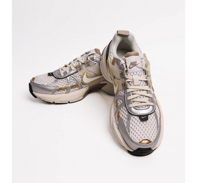 Кросівки жіночі Nike V2k Run (HJ7245-100)