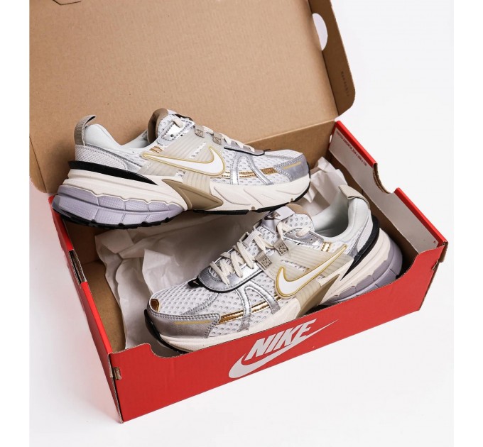 Кросівки жіночі Nike V2k Run (HJ7245-100)