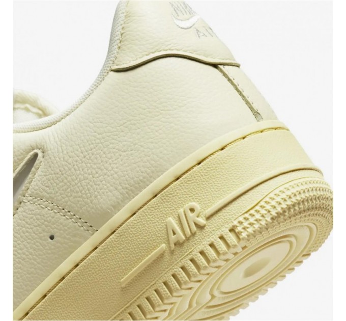 Кроссовки Nike Air Force 1 07 Lx DO9456-100