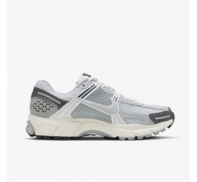 Кроссовки Nike Wmns Zoom Vomero 5 "Pure Platinum / Metallic Silver" FD9919-001