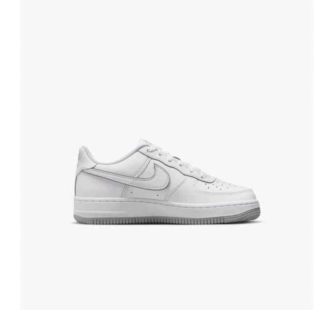 Кросівки Nike Air Force 1 DX5805-100