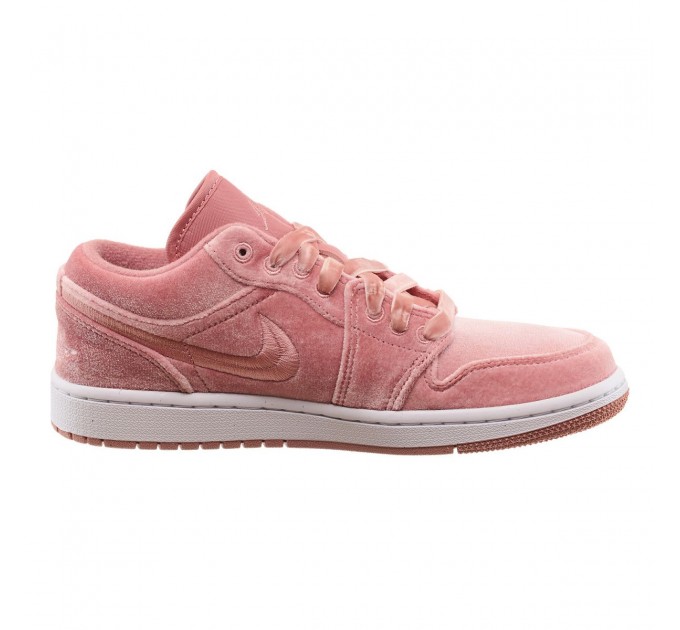 Кросівки Jordan Air 1 Low Se DQ8396-600