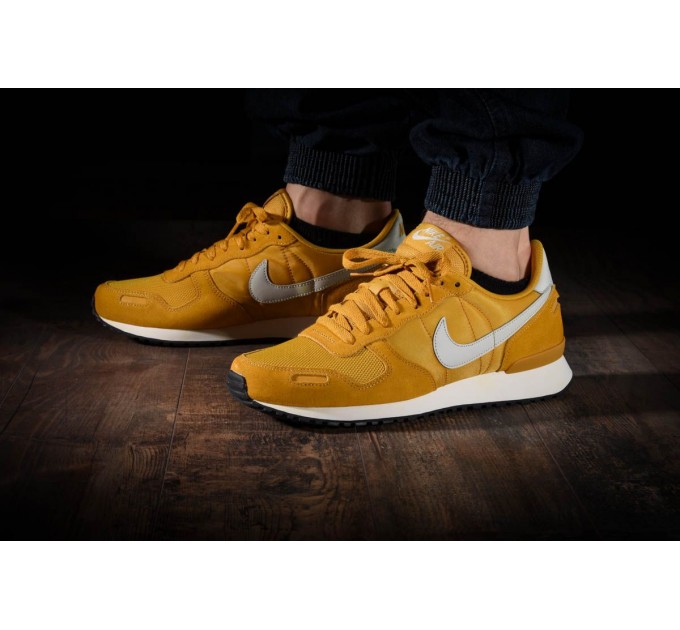 Кросівки Nike Air Vortex 700