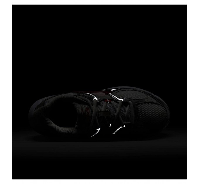 Кроссовки женские Nike V5 Rnr (HQ7901-100)