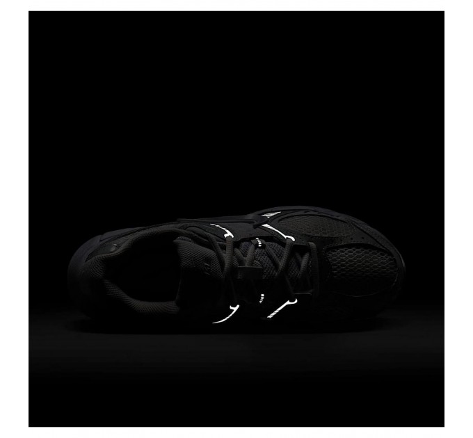 Кросівки жіночі Nike V5 Rnr White Black Metallic Silver (HQ7901-101)