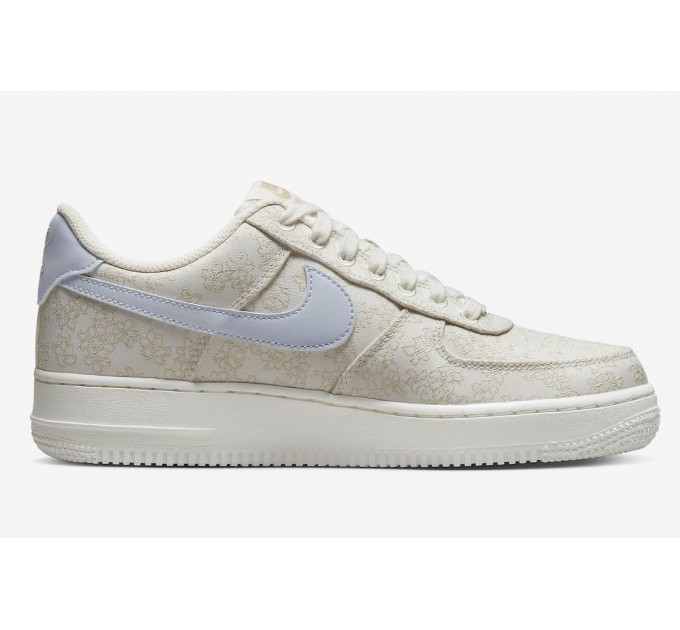 Кросівки жіночі Nike Women's Air Force 1 '07 Se (DR6402-900)