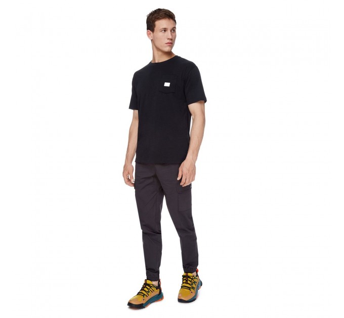 Футболка New Balance Athletics Pocket MT01567BK