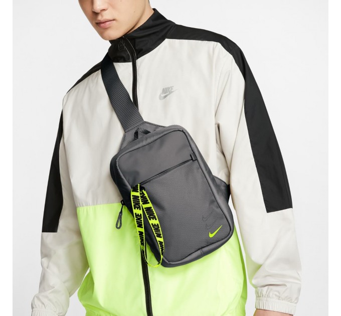 Сумка на пояс Nike Sportswear Essentials