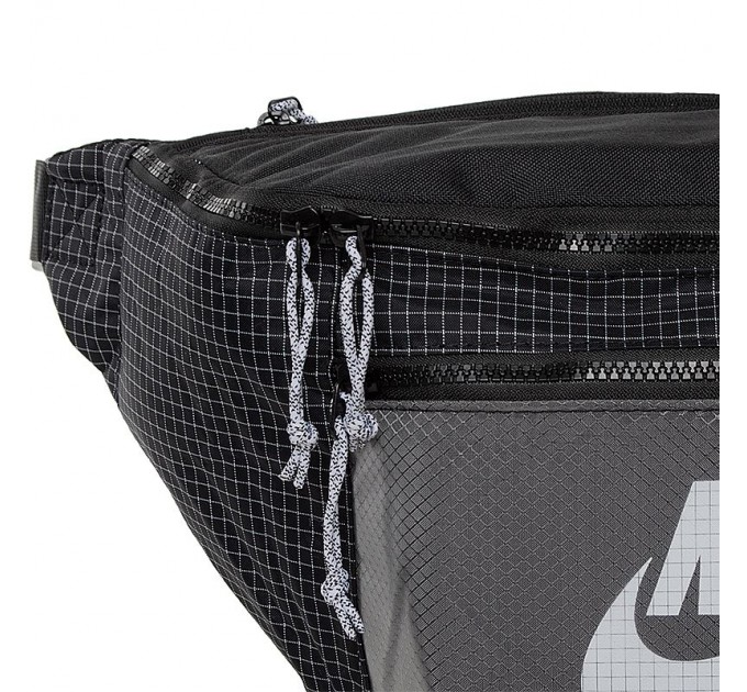 Сумка на пояс Nike Tech