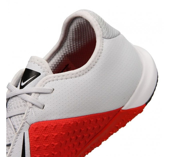 Nike Phantom Vsn Academy IC 060