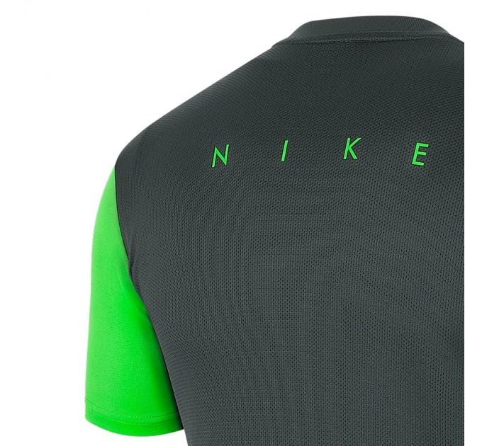 Тренувальна футболка Nike Academy Pro Top SS t-shirt 074